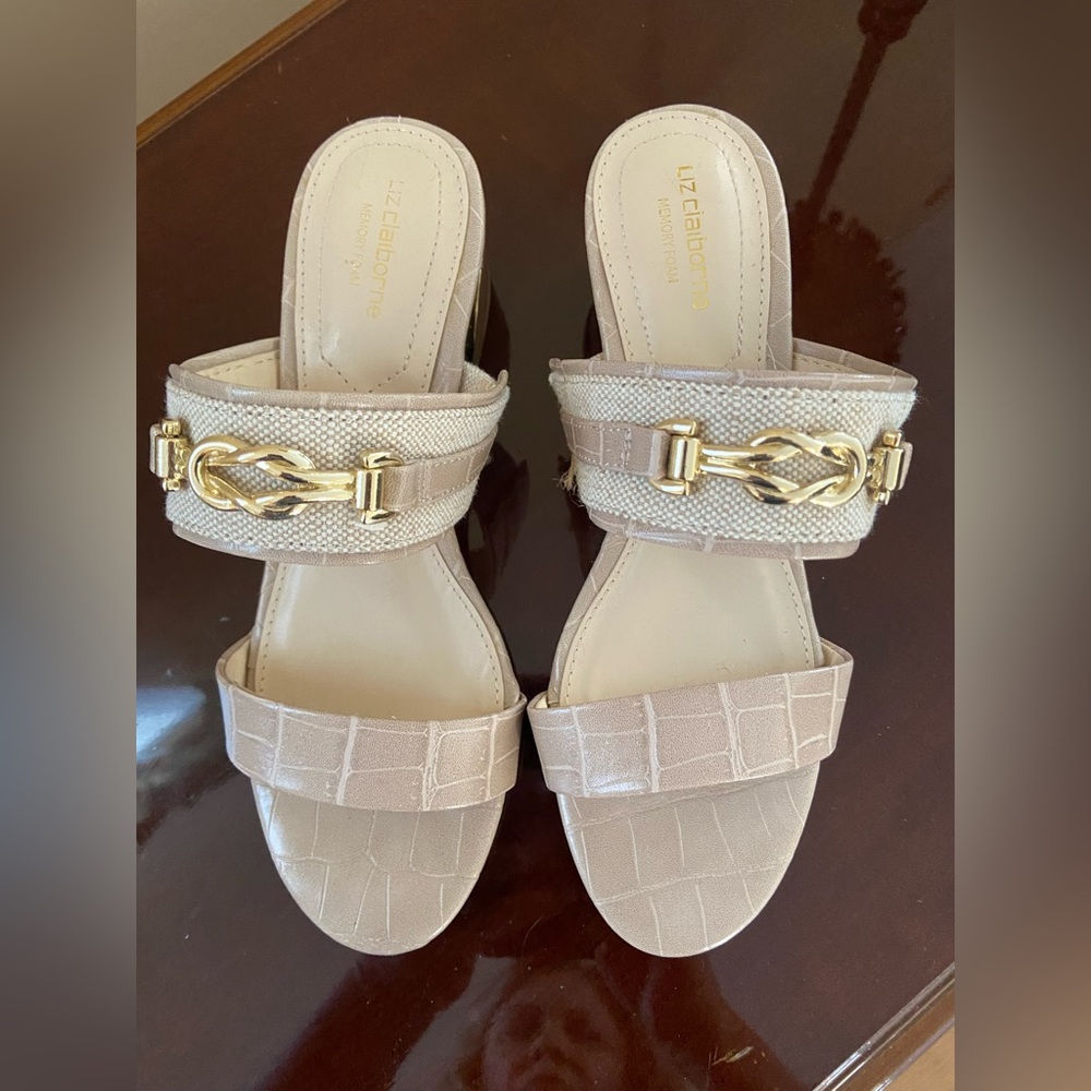 LIZ CLAIBORNE SLIP ON SANDAL SIZE 6
